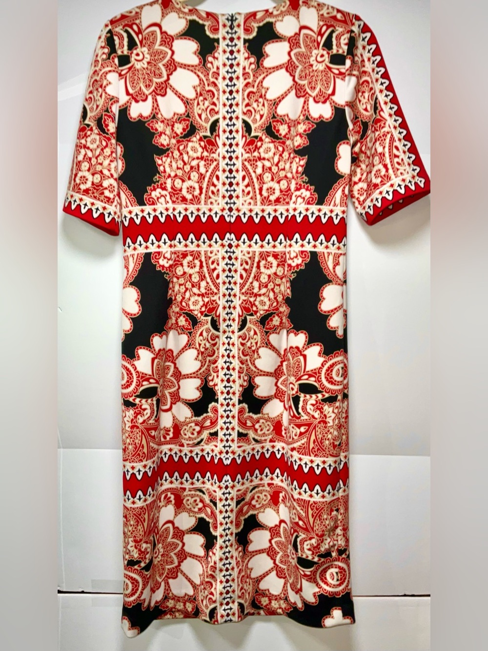 LONDON TIMES Size 2 Red, Black, White Floral Trellis Print Scuba Sheath Dress